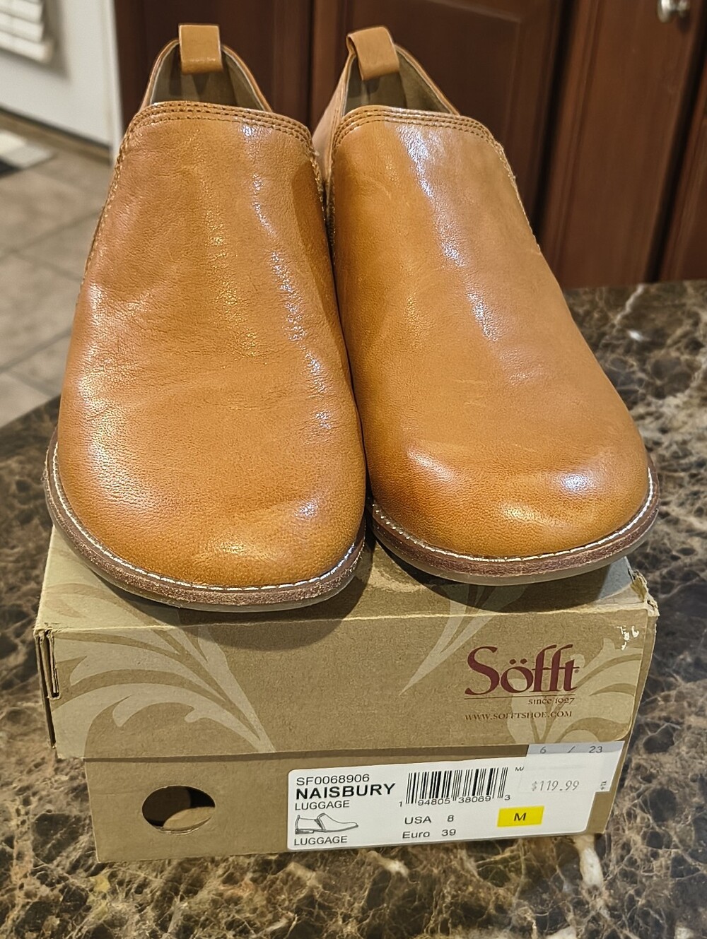 Naisbury Women's Slip-On Leather Clog Size 8- Luggage